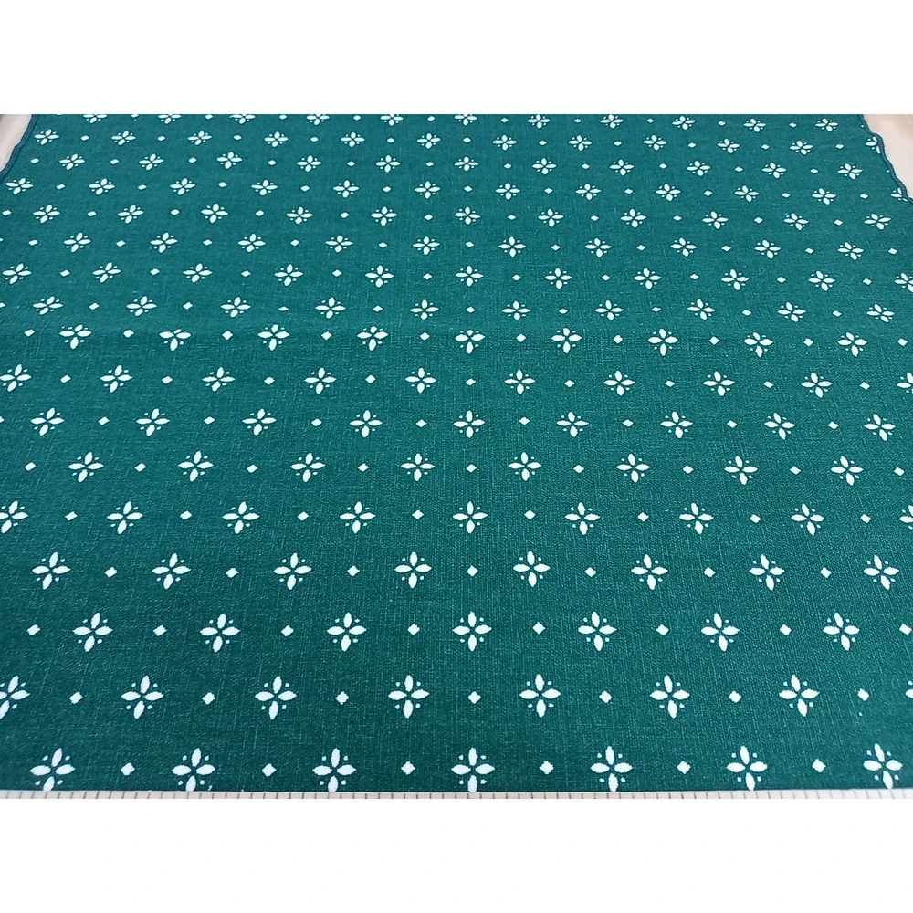 Vintage Lot Of 2 Green Napkins Festive Green Christmas Dinner Table‎ Napkins